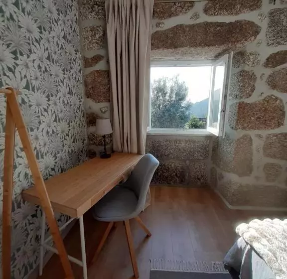 تختخواب و صبحانه A Casa Com 2 Pereiras