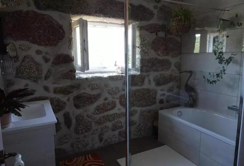 تختخواب و صبحانه A Casa Com 2 Pereiras