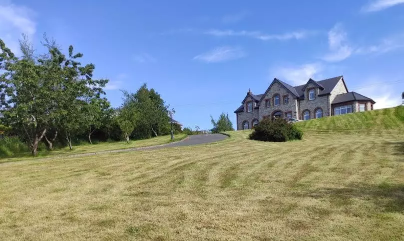 ベッドアンドブレックファースト Ballylawn Lodge
