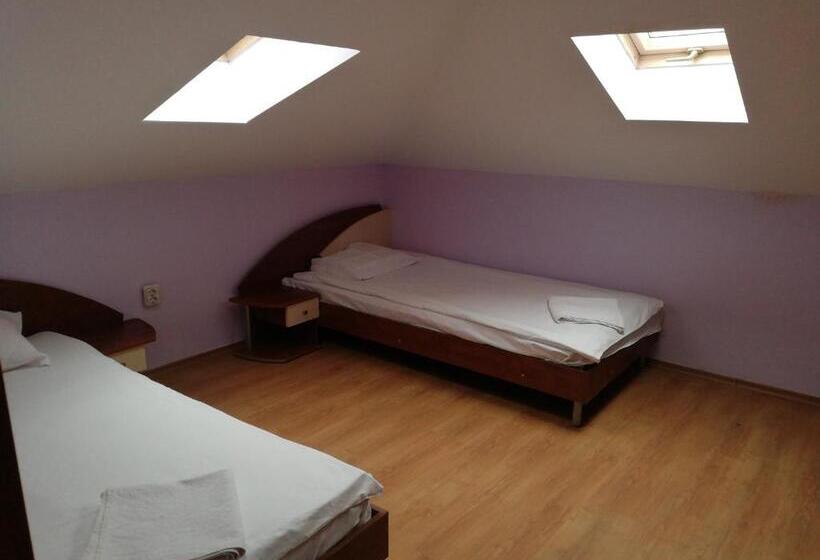 酒店 Bar & Guests Room Ela