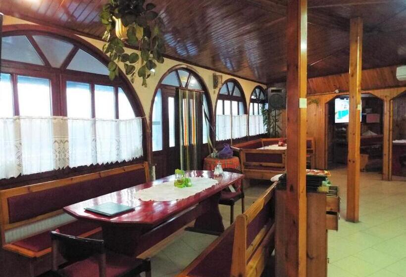 酒店 Bar & Guests Room Ela