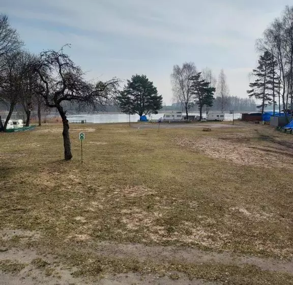 ホテル Leśny Dworek   Pokoje Nad Jeziorem