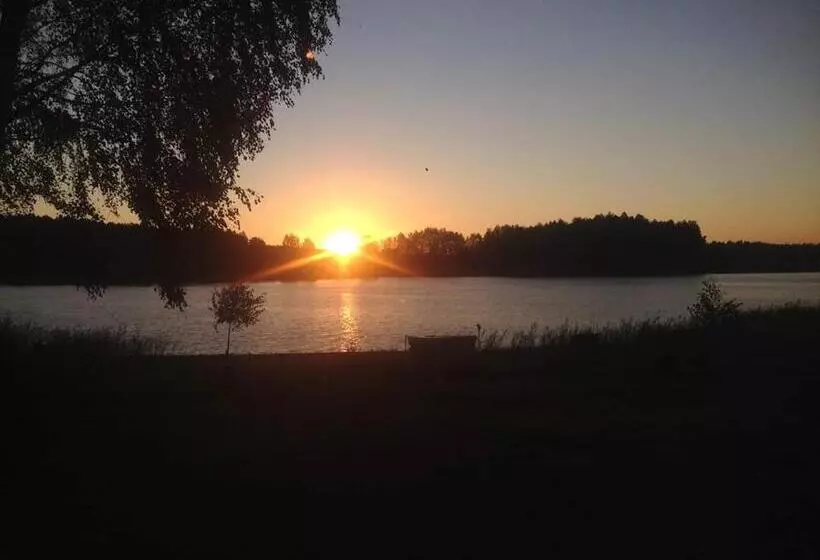 ホテル Leśny Dworek   Pokoje Nad Jeziorem