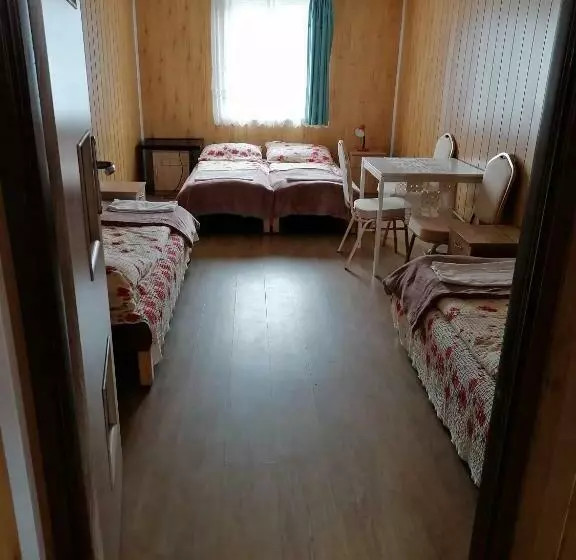 ホテル Leśny Dworek   Pokoje Nad Jeziorem