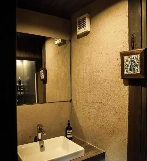 ホテル Oito 美しい街並みに佇む喫茶と宿