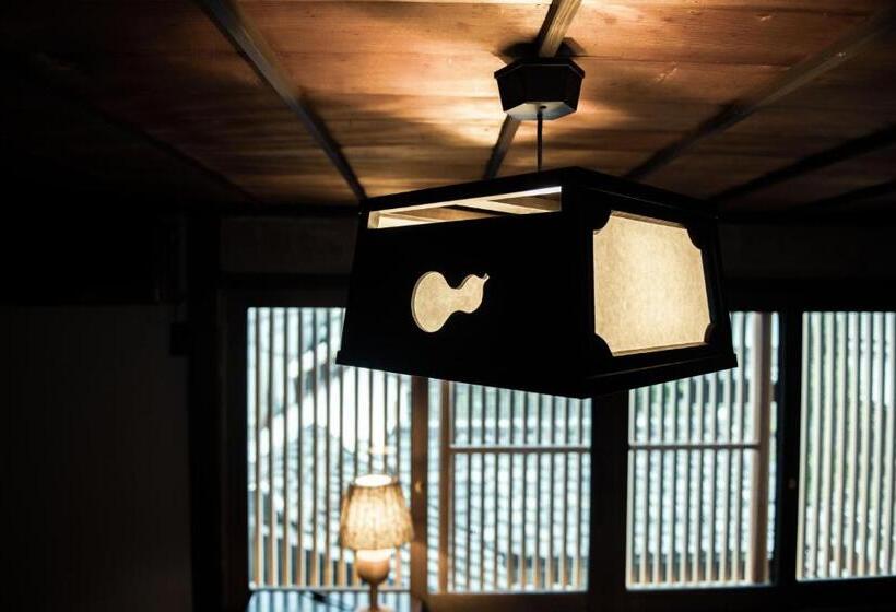 호텔 Oito 美しい街並みに佇む喫茶と宿