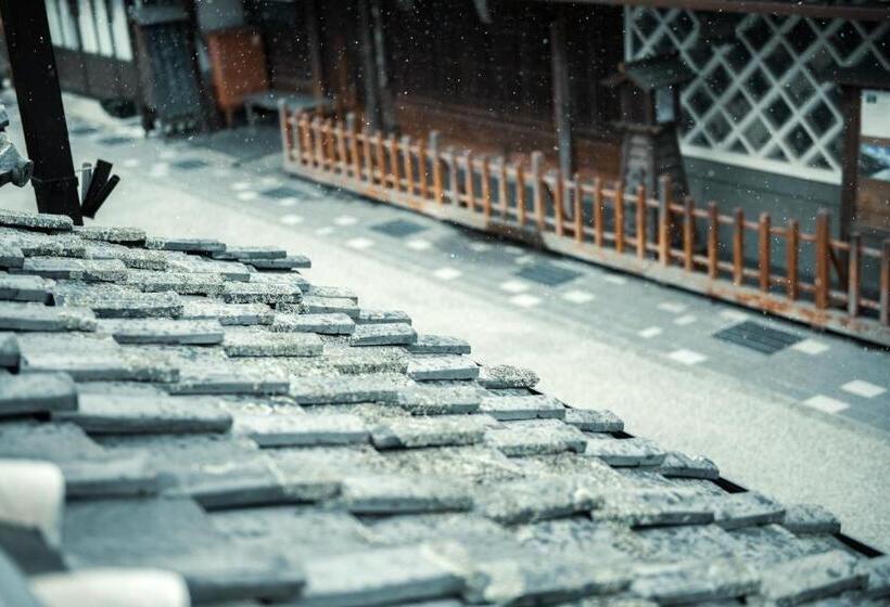 호텔 Oito 美しい街並みに佇む喫茶と宿