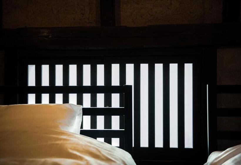 호텔 Oito 美しい街並みに佇む喫茶と宿