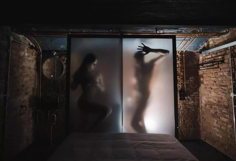 Impossible Motel
