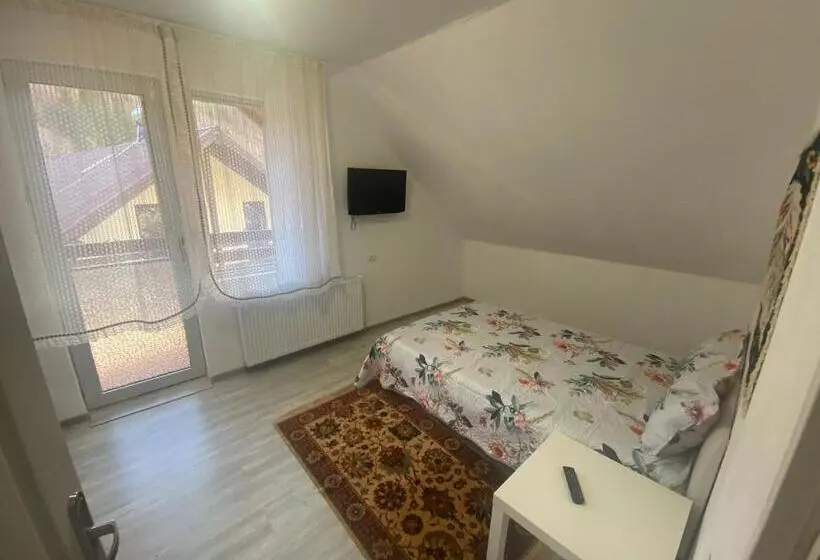 ペンション Casa Mili