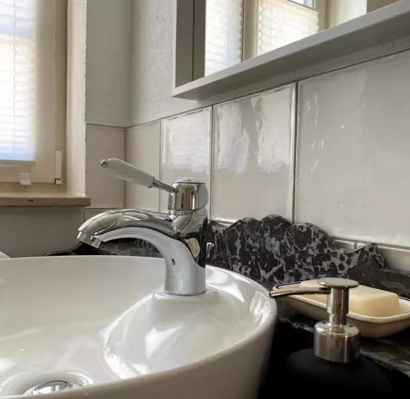 ペンション Sonnenhof 1737   Ferienzimmer & Apartments