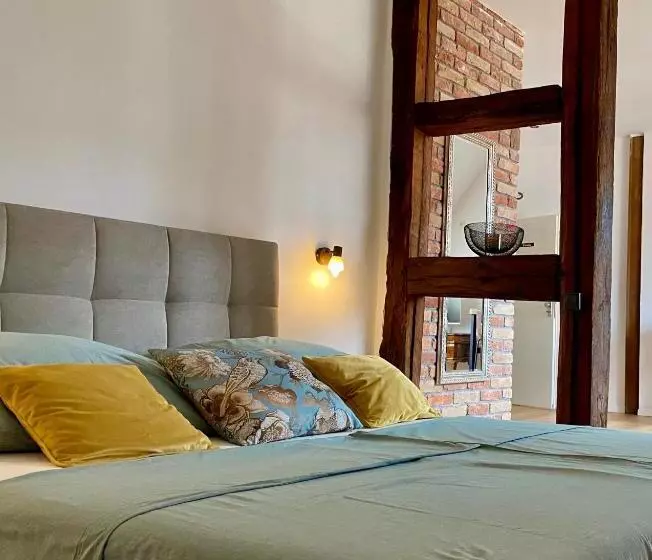 ペンション Sonnenhof 1737   Ferienzimmer & Apartments
