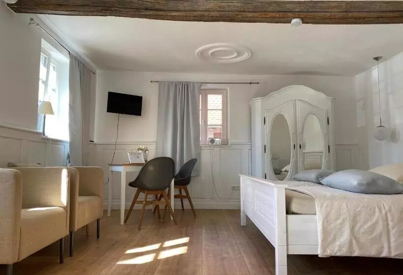 ペンション Sonnenhof 1737   Ferienzimmer & Apartments