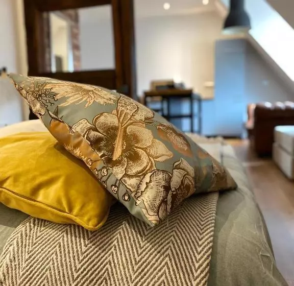 ペンション Sonnenhof 1737   Ferienzimmer & Apartments