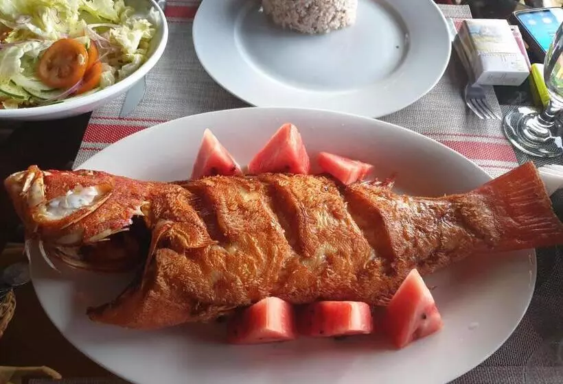 リゾートホテル Miley Lodging Restobar