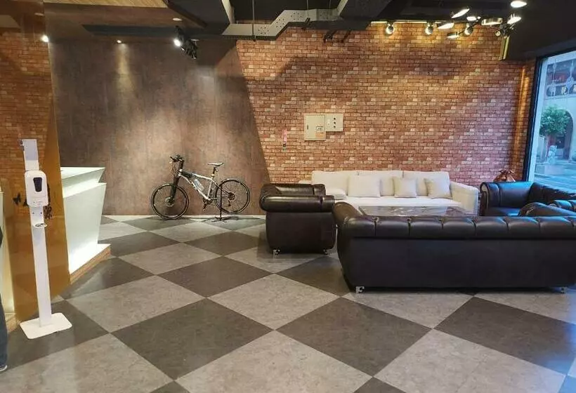 هاستل 蓮園旅舘 桃園店