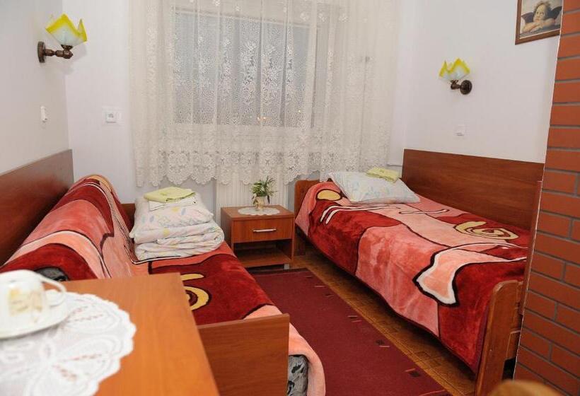 호스텔 Zajazd Wik