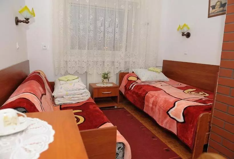 Retkeilymaja Zajazd Wik