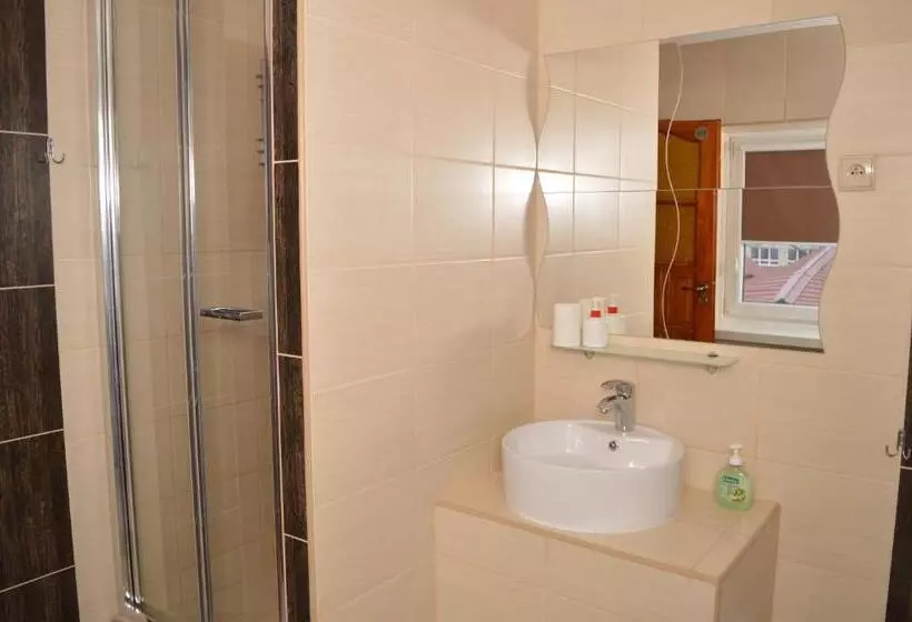 Retkeilymaja Zajazd Wik