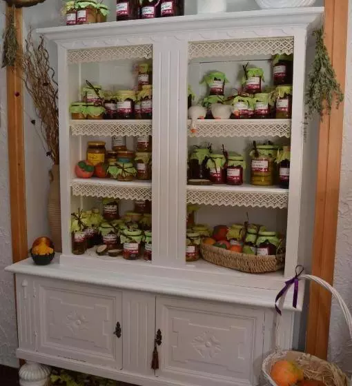 Retkeilymaja Zajazd Wik