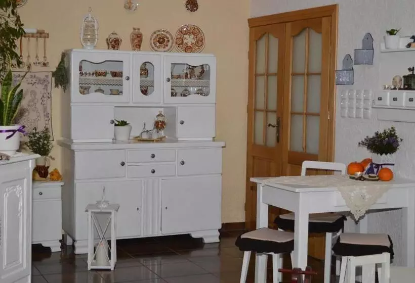 Retkeilymaja Zajazd Wik