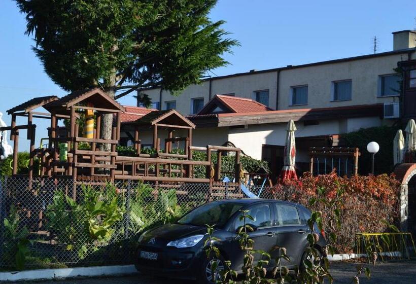 호스텔 Zajazd Wik