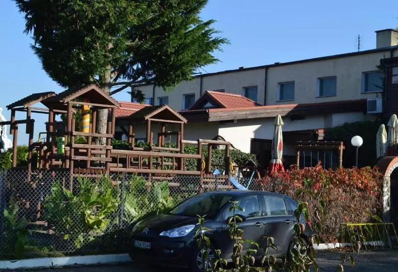 Retkeilymaja Zajazd Wik