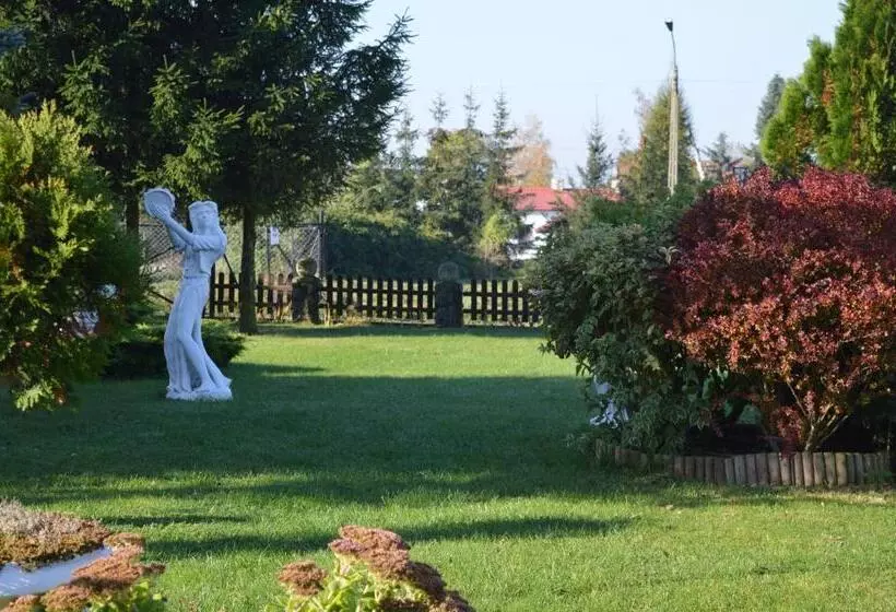 Retkeilymaja Zajazd Wik