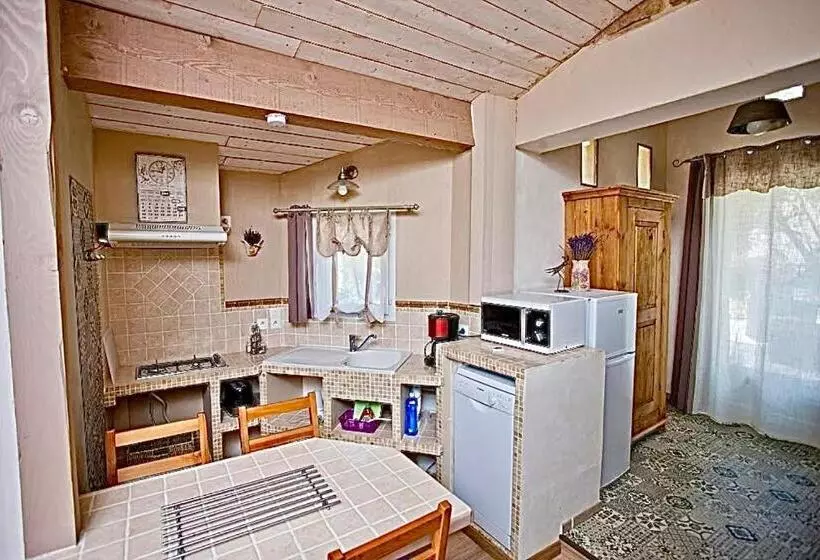 Aamiaismajoitus (B&B) Chambres D Hôtes Et Gîtes Les Restanques