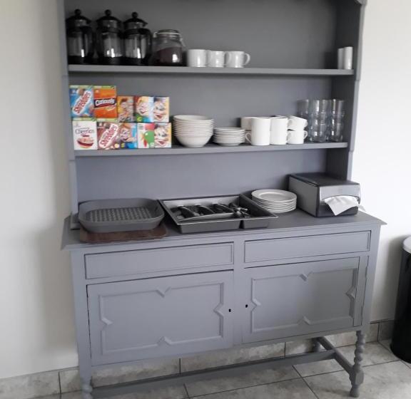 مبيت وإفطار Foxholes Accommodation