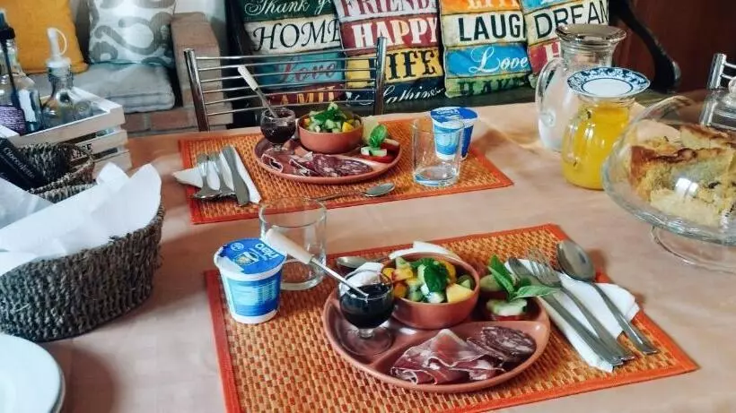 تختخواب و صبحانه La Casa Tra Gli Ulivi