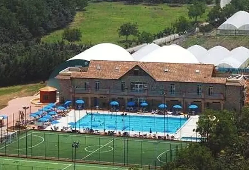 Hotelli Artemide Fiore Club B&b Suite Spa