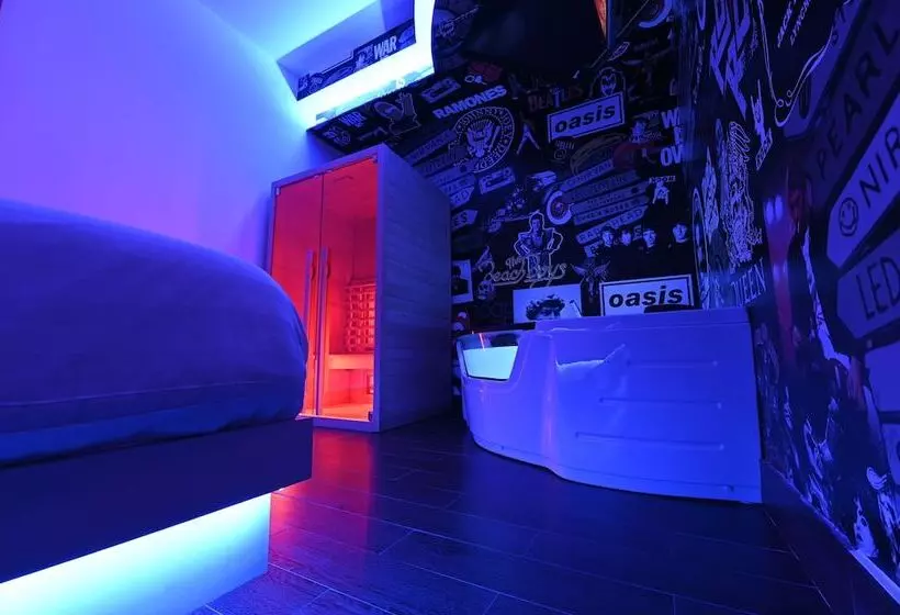 Hotelli Artemide Fiore Club B&b Suite Spa