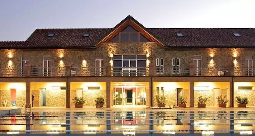 Hotelli Artemide Fiore Club B&b Suite Spa