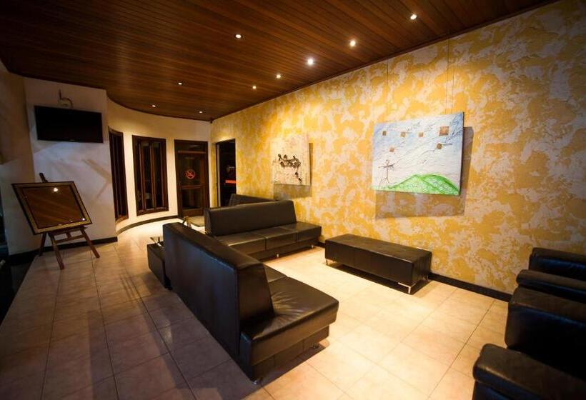 酒店 Centerminas Palace