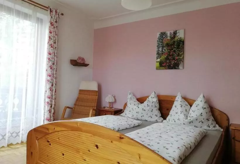 ホテル Ferienwohnung Wachmann