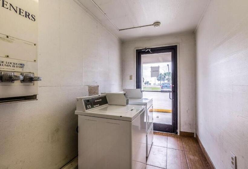 בית מלון כפרי Quality Inn & Suites Port Lavaca Near Lighthouse Beach