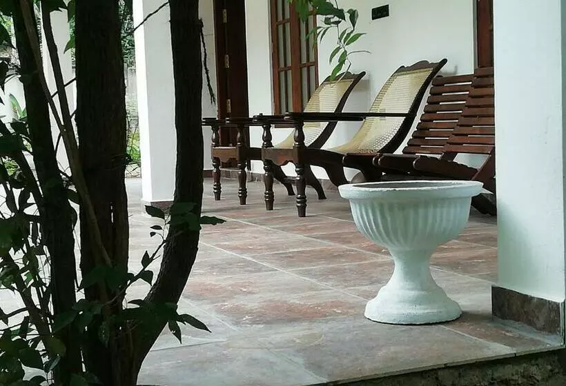 ペンション Aramba Safari Resort