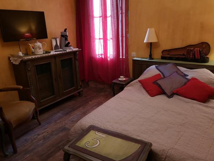 膳宿费 El Castell Embruixat