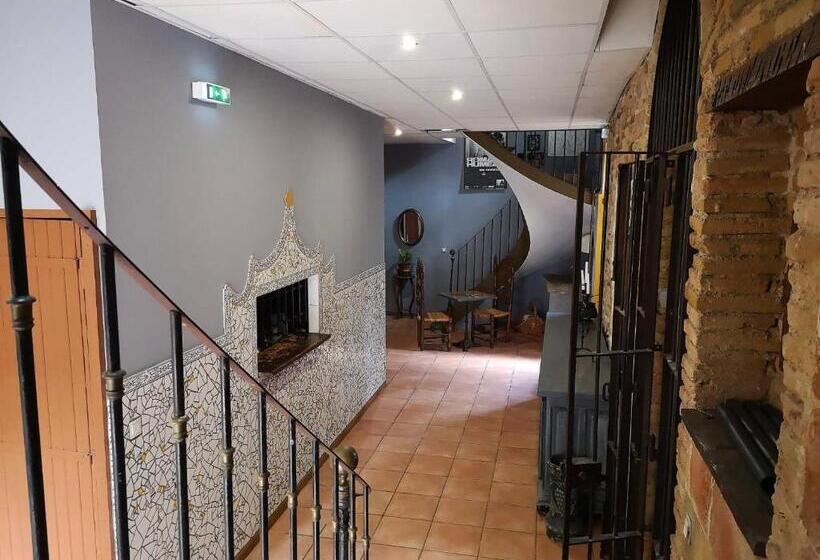 膳宿费 El Castell Embruixat