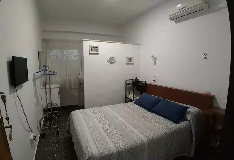 ペンション Pensíon Lucia