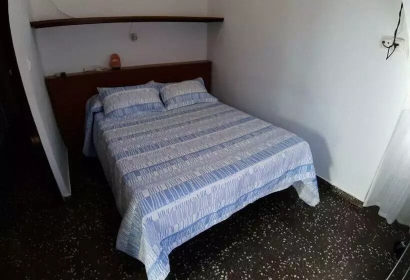 ペンション Pensíon Lucia