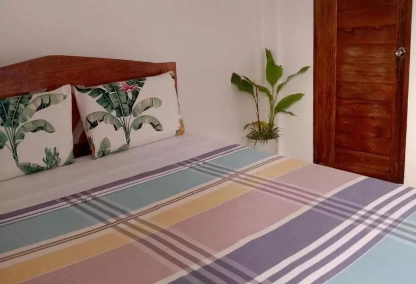 Majatalo Vincent Lloyd S Guestroom