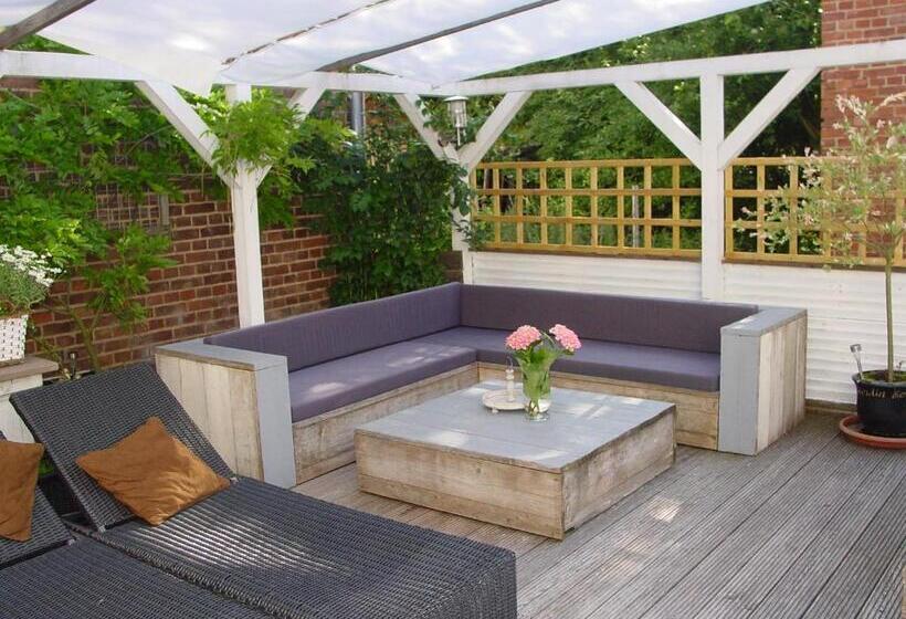 Robert S Bed & Breakfast