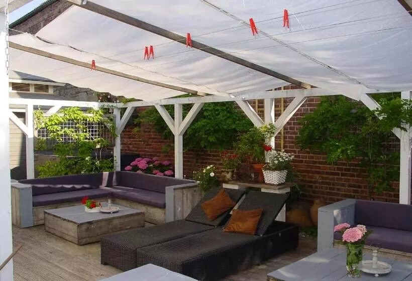 Robert S Bed & Breakfast