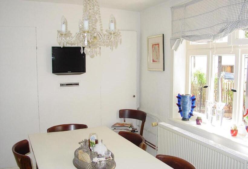 Robert S Bed & Breakfast