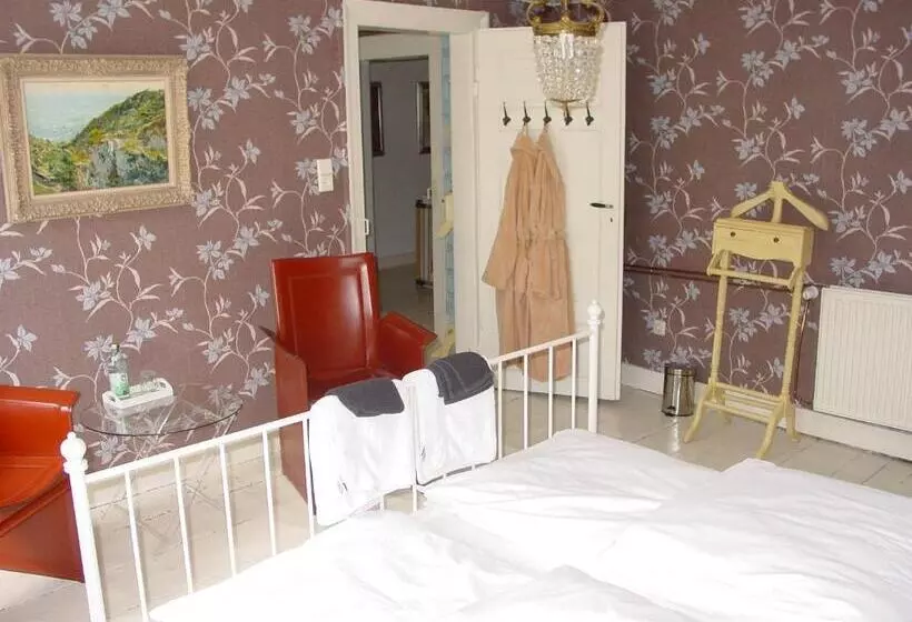 Robert S Bed & Breakfast