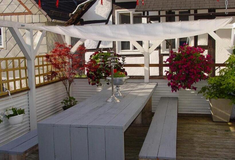 Robert S Bed & Breakfast