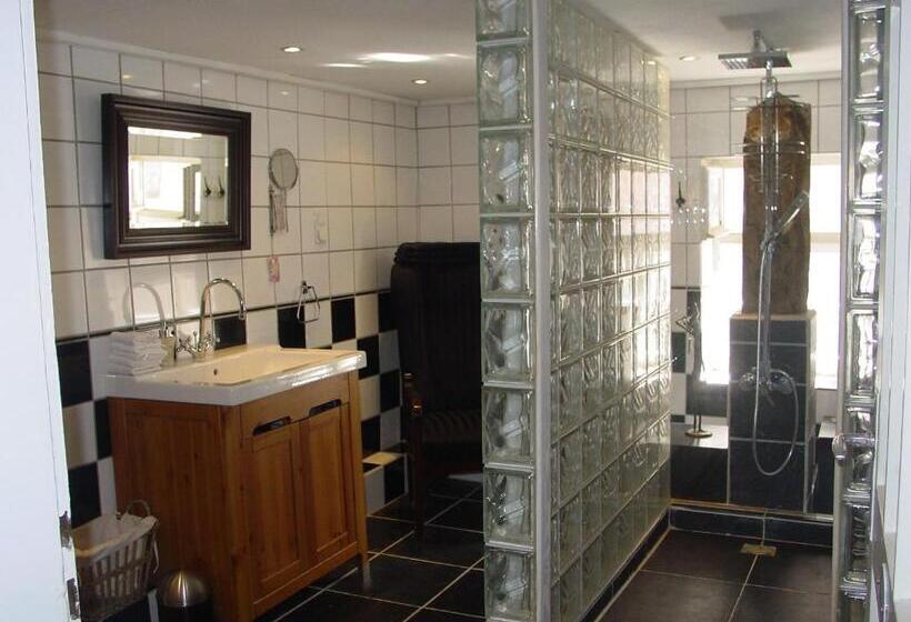 Robert S Bed & Breakfast