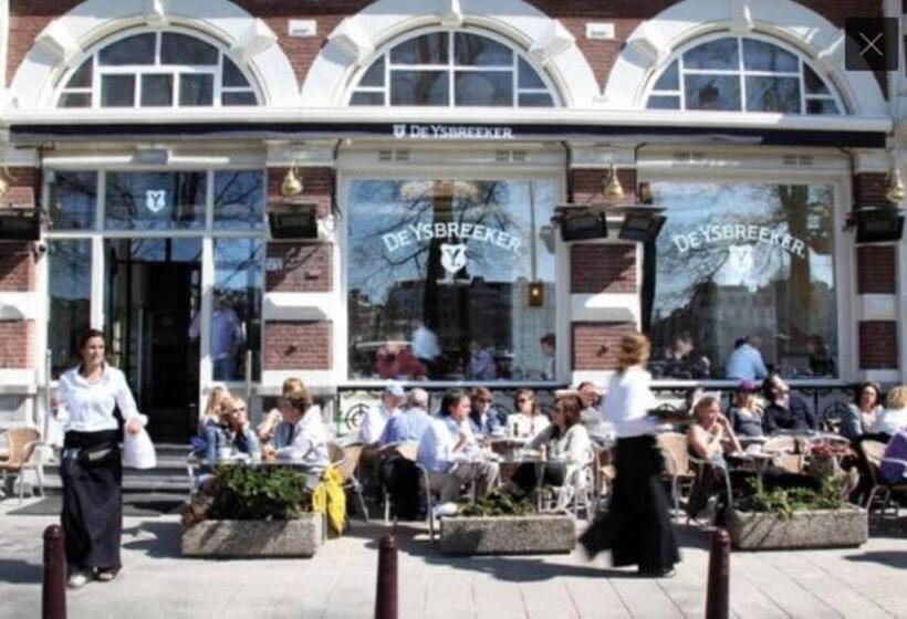 Tiny Houseboat B&b On The Amstel River